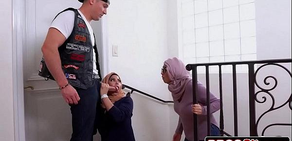  Muslim Step Mom vs Her Step Daughter Blowjob (Julianna Vega, Violet Myers)